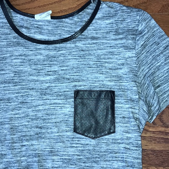 Victoria Secret Pink T-shirt - Picture 3 of 4